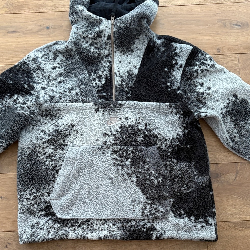 Nike Black and Gray Men's Sweater Quarter Zip - Size L